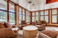 TRUE Ski-In Ski-Out Luxury 2 bd. 2 bth -Riverbend Lodge -Perfect location! - 4 ดาว