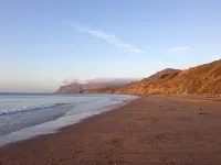 Amazing Sea Views Set in 7 Acres of Fields Dog Friendly on the Welsh Coast Path. - Wifi