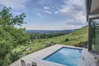 Luxury Boulder Home with Pool, Steam Room & Views - Bathtub