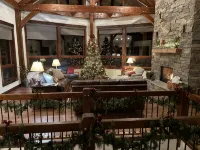 Luxury Timber Frame Mountain Cabin: Spectacular Chalk Cliffs and Canyon Views - 4-Star