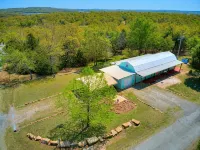 Juniper Cabin--wildlife w/ serene patio and outdoor experience--30/50 amp hookup - 2-Star