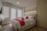 RedDoorz Apartment @ Sentul Tower - Pensions