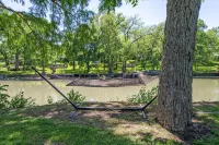 Romantic Cabin for Two! 12 miles to Schlitterbahn/New Braunfels, Gruene Texas. - Hytter