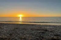 North Captiva Steps to Gulf Beaches Last Minute Offers Beach + Golf Cart + Club - 홈스테이