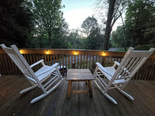 New Kitchen! ‖ Hot Tub Coming August 7th! ‖ 2 Mins to Slopes ‖ Paved Road Access - Hytter