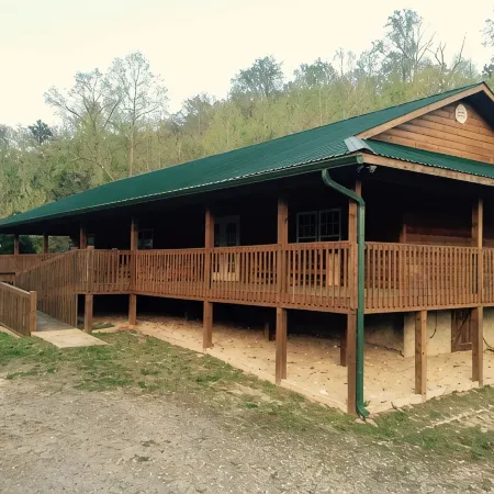 Piney Knob Lodge-15 Min to Lake Lure-30 Min to TIEC-Hot Tub -Stocked Pond-Creek