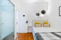 Double Room | AC   Glass Bathroom | Saldanha II - Condos