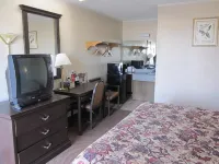 Super 8 by Wyndham Lubbock Civic Center North - Motels