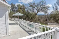 Yosemite Oaks Retreat, Views, Pool & Hot Tub, Game Room, & So Much More! - 4-Star