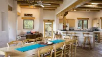 Read Our Reviews!  in Amazing Historic District, Easy Walk to Plaza & Canyon Rd. - Jacuzzi
