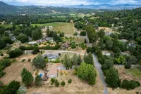 Russian River Wine Country Retreat Near Healdsburg: Pool, AC & EV Charger - Private Pools