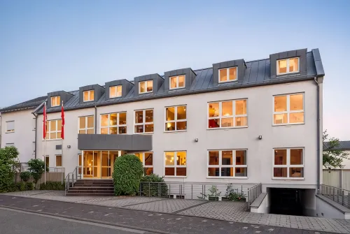 Amedia Frankfurt Russelsheim Trademark Collection by Wyndham - parking