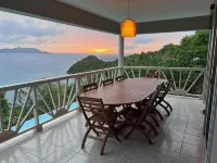 Newly-updated, spacious, private foot path to beachfront, stunning ocean views - Gym