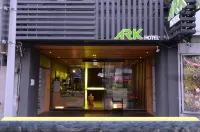 Ark Hotel - parkir