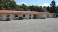 The Garrett Inn - Motels