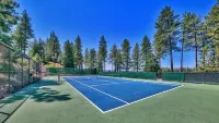 Luxury Tahoe Townhome. Panoramic Lake & Mountain Views. Sleeps Six. - Kitchens