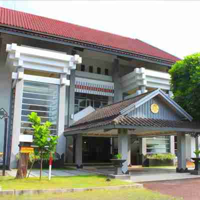 Gadjah Mada University Club Hotel Exterior