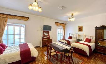 El Hotel de Su Merced - Housity