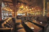 Vintage Luxury Yacht Hotel Các khách sạn ở Botataung