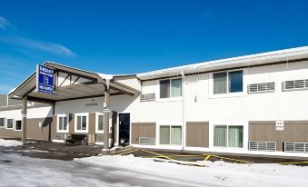 Faribault Hometown Inn & Suites