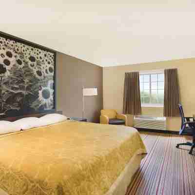 Super 8 by Wyndham New Hampton Rooms