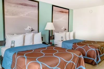 Super 8 by Wyndham St. Petersburg Hotel a Lealman