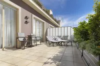 Holiday Suites Hotels in Central Athens