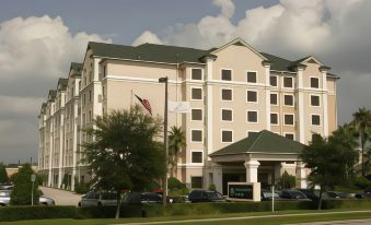 StaySky Suites I-Drive Orlando Near Universal