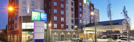 Holiday Inn Express & Suites Calgary NW - University Area