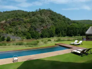 Amakhosi Safari Lodge & Spa