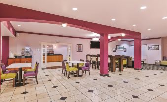 La Quinta Inn & Suites by Wyndham Tulare