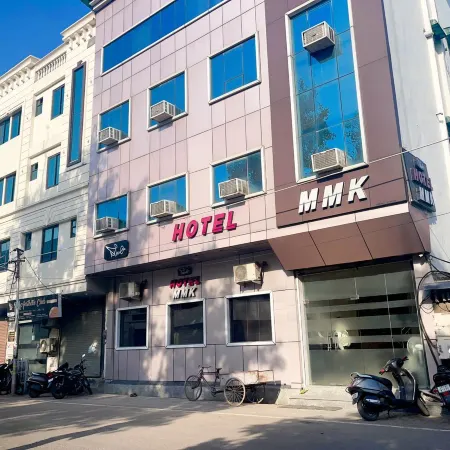Hotel Mmk-500Mtr from Kanpur Railway Station