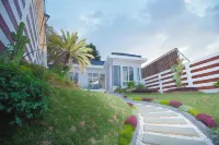 Nirvana Villas Puncak Hotellit kohteessa South Tugu