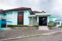 Atrium Resort & Hotel Hotel dekat Gentong mas