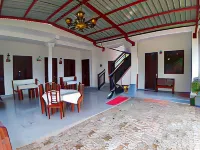 Radha Tourist Home Hotels in Giritale