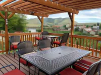 Yellowstone Riverside Cottages Hotels in Gardiner