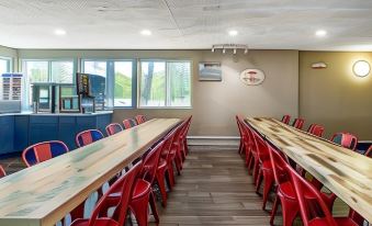 Super 8 by Wyndham Duluth