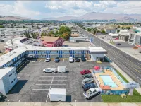 Holiday Lodge - Parking
