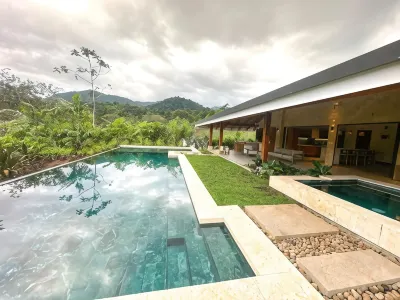 Chachagua Rainforest Hotel & Hot Springs Hoteles cerca de Reserva biológica Bosque Nuboso Monteverde