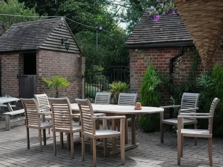 The Bull on the Green Отели в г. Леуэс Дистрикт