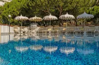 Salus Smart & Chic Hotel - Pools