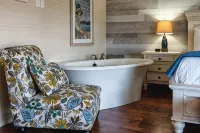 Prestige Beach House, BW Premier Collection - Hot Tub