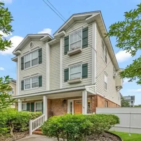 2 min walk to the beach! Gorgeous and spacious home perfect for a group!