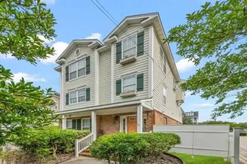 2 min walk to the beach! Gorgeous and spacious home perfect for a group! - Jacuzzi