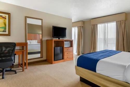 Comfort Suites Auburn Hills-Detroit Hotels in Waterford