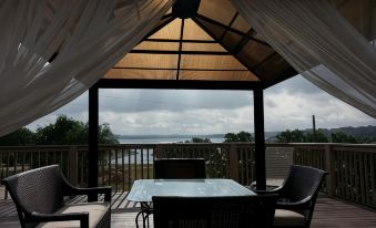 Lodge at Turkey Cove