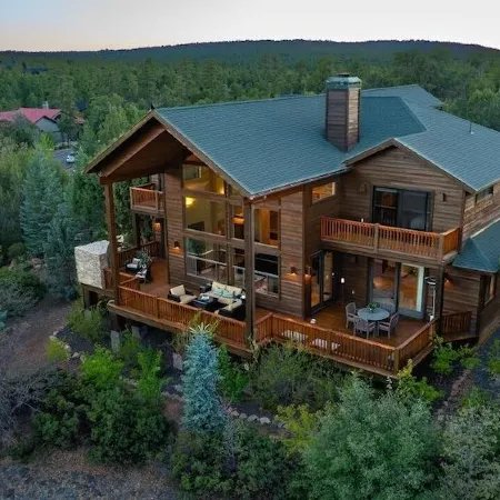 Beautiful 5 Bedroom 3500sf Cabin in Torreon Golf Community in Show Low