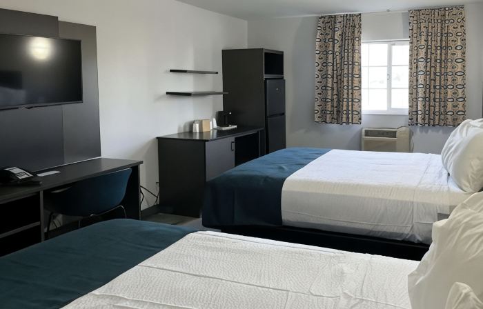 Studio 6 Suites Delano, CA