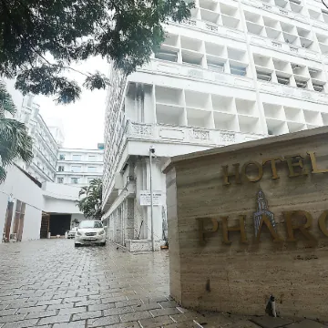 Pharos Hotels Отели рядом с достопримечательностью «Храм Рамакришна Мутт»