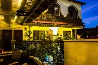 Hotel & Restaurant Fleur de LIS Hotels in 
